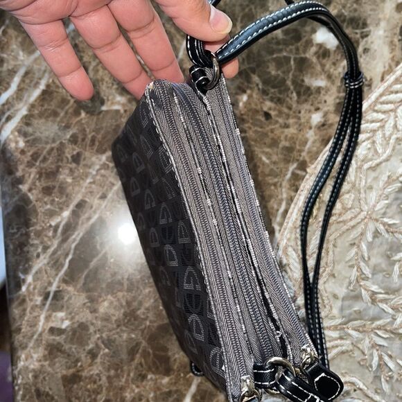 NWOT Giani Bernini Signature Zip Crossbody gray - Picture 5 of 8